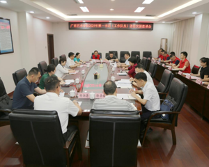 学校领导率队赴德保县送任我校2025年新选派驻村第一书记（工作队员）