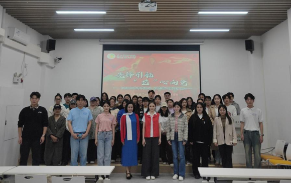 我校开展“先锋引航·艺心向党”一站式社区红色艺术宣讲系列活动